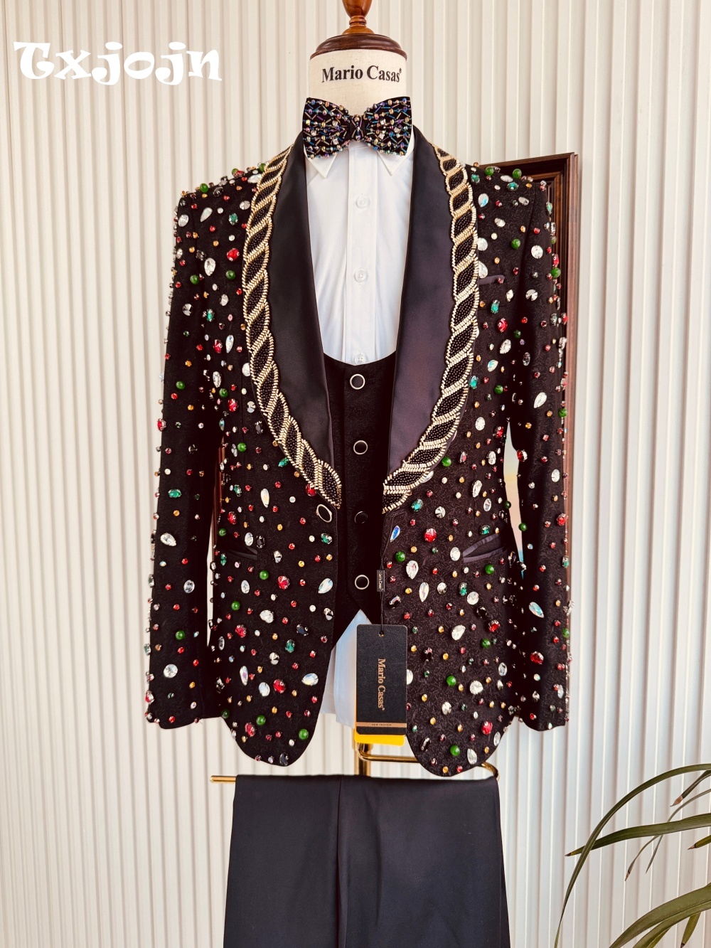 Elegant Crystal Business Suit  - Men'S Grooming Trends ulasan dan harga